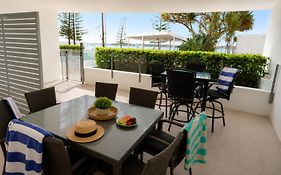 Silvershore Apartments On The Broadwater
